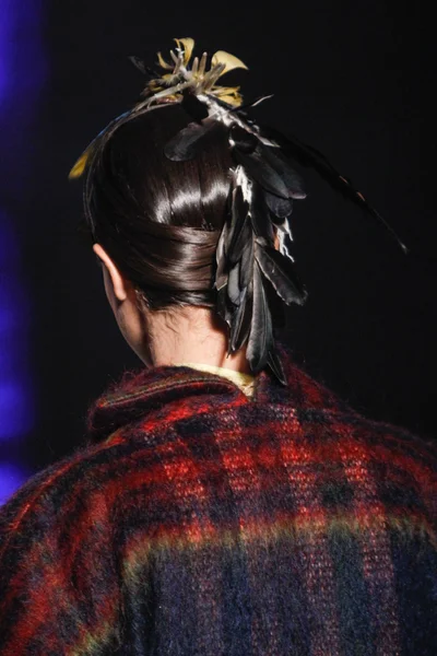 Look 100